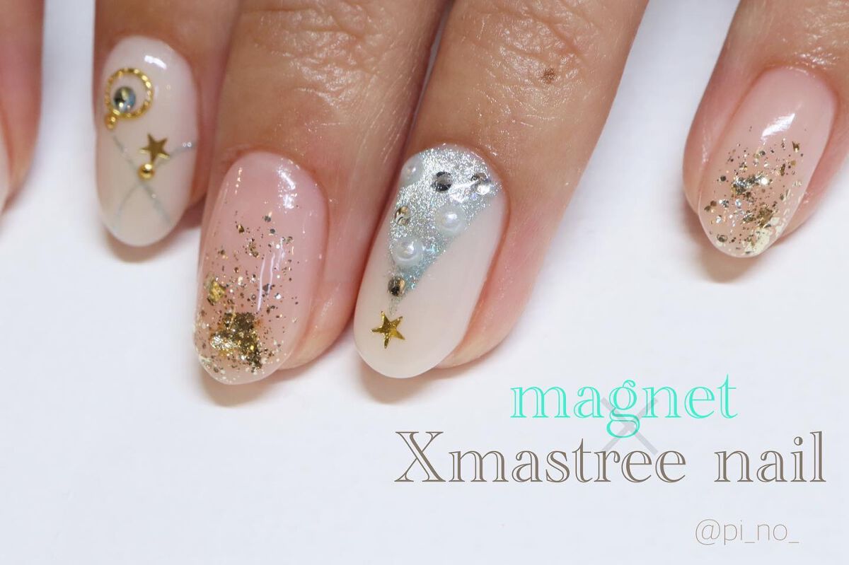 shino on LIPS 「クリスマスネイル🎅定額からアートをオプションで追加しました☺︎..」(1枚目)