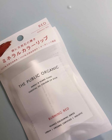 LOFTで見つけたTHE PUBLIC  ORGANICのリップすぐ売り切れになってしまうので見たことなかったのですがやっと買えました

3色あったのですが1番濃いREDにしました

細めのスティックで