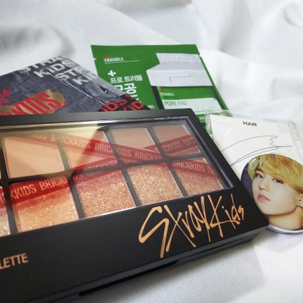 さ~ on LIPS 「CLIO×StrayKidsの限定コラボパレットが届きました!..」(1枚目)