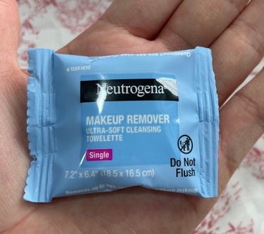 Neutrogena メイクアップリムーバークレンジングタオルシングルのクチコミ「𝗶𝗛𝗲𝗿𝗯購入品
⁡
𝗡𝗲𝘂𝘁𝗿𝗼𝗴𝗲𝗻𝗮
メイクアップリムーバー
クレンジングタオルシングル.....」（3枚目）