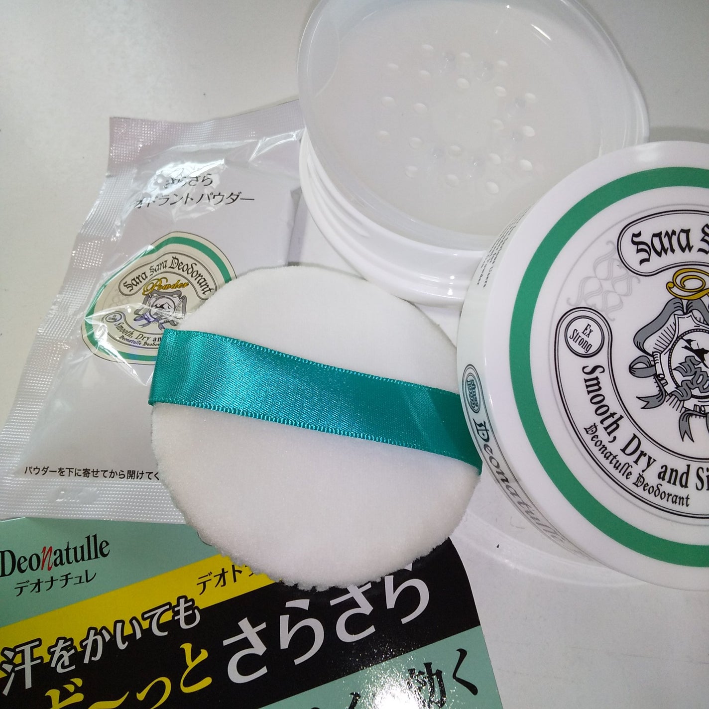 薬用さらさらデオドラントパウダー/デオナチュレ/デオドラント・制汗剤を使ったクチコミ(2枚目)