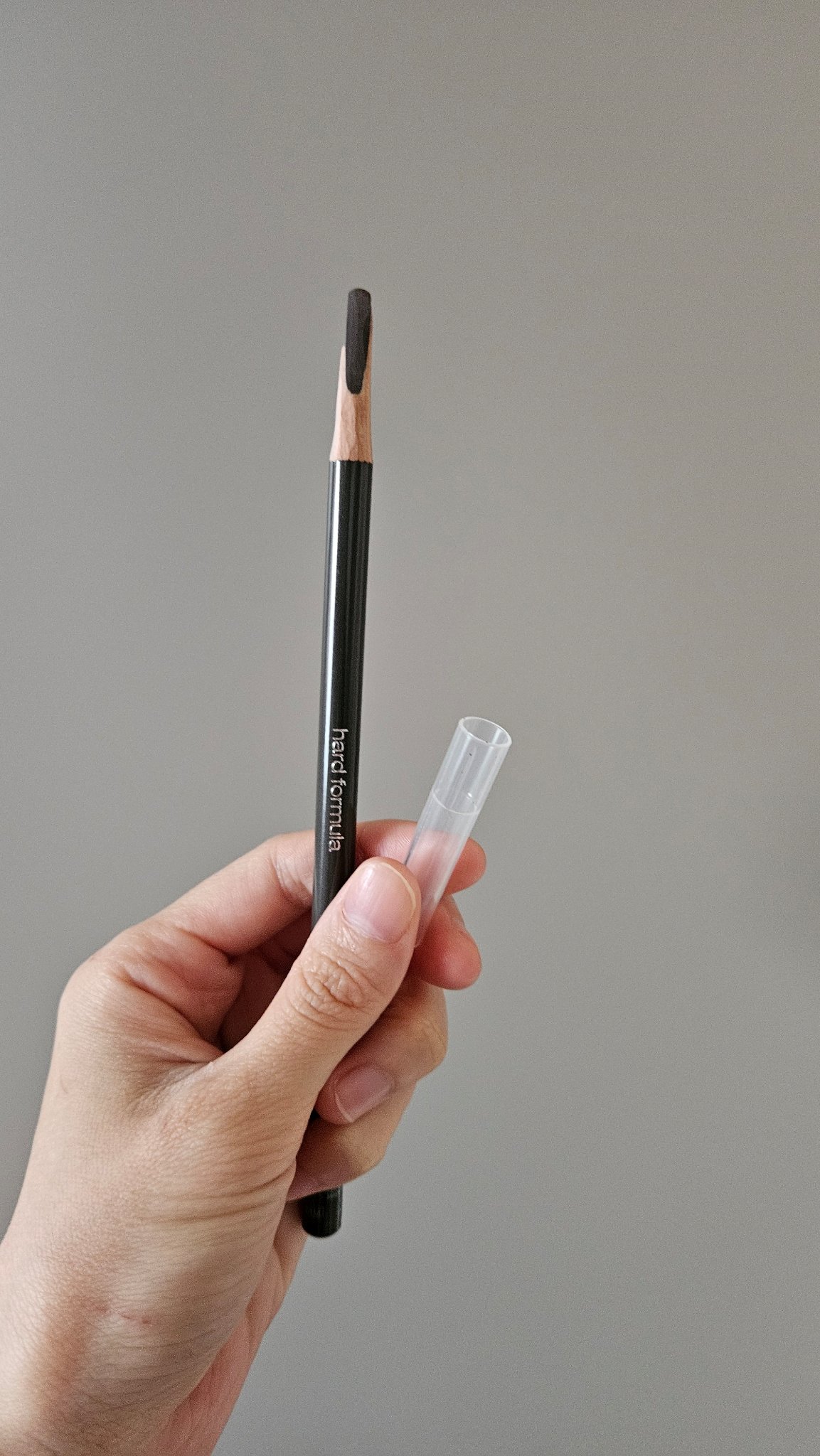 【使った商品】
shu uemura
ハード フォーミュラ
【色味】
シールブラウン〈限定〉
グレーのような色味
【発色】
◎
【色もち】
◎
【良いところ】
描きやすいです。
細い部分で毛を、太い部分で薄い部分をカバーして
描いていく仕組