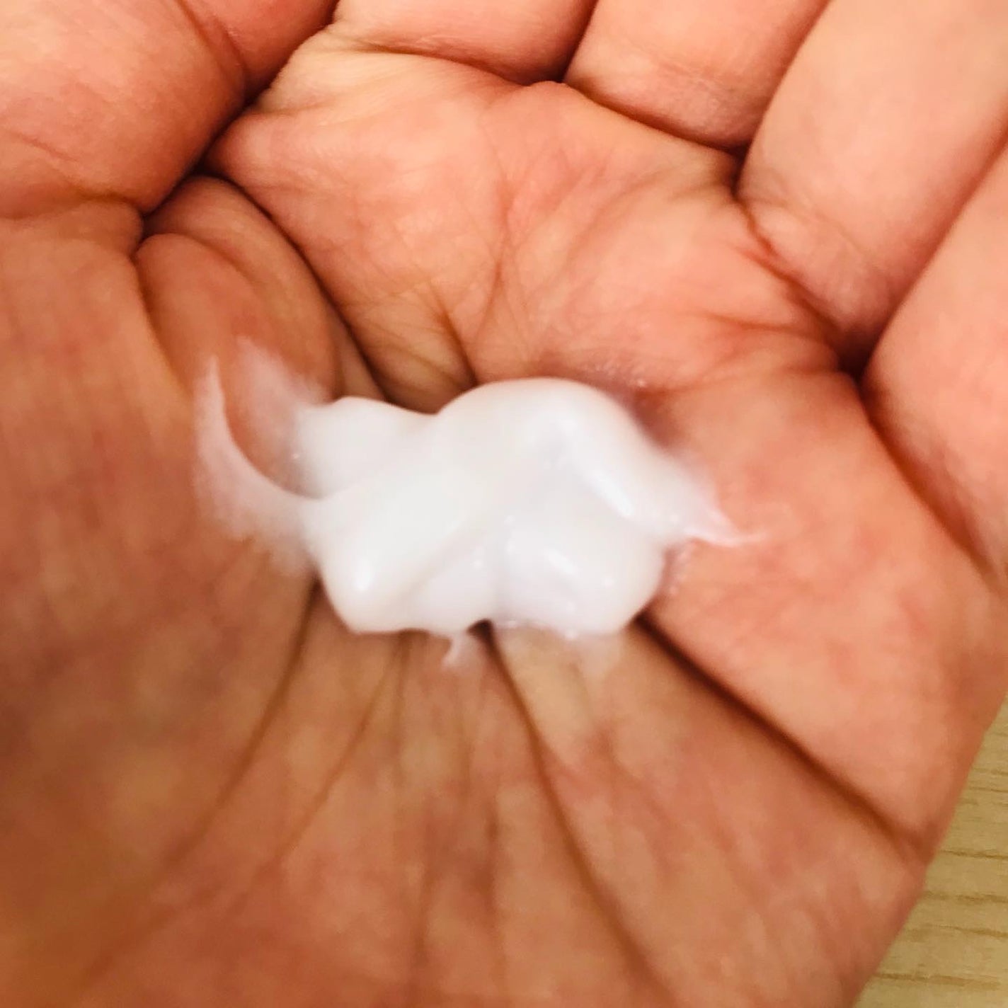 メディケイティッド センシティブケア ボディローション 美肌ケア【医薬部外品】/ヴァセリン/ボディローションを使ったクチコミ(2枚目)