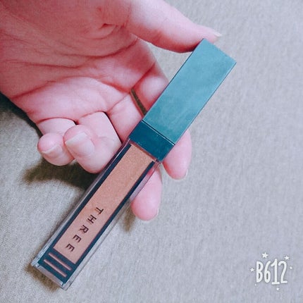 ウイスパーグロスフォーアイ/THREE/リキッドアイシャドウを使ったクチコミ(1枚目)