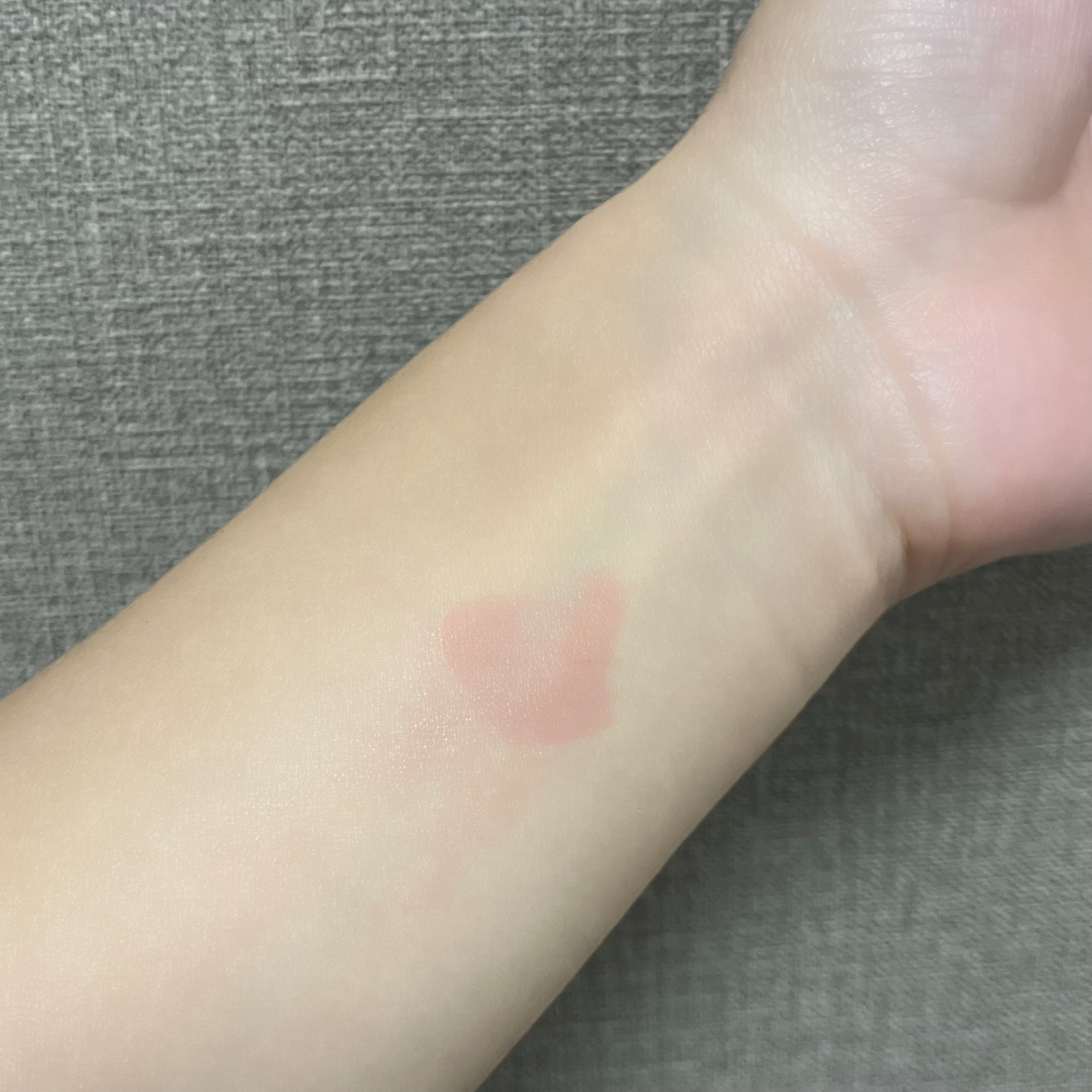 ジェリーイングヌードグロス 302 ぶどうリング/Laka/リップグロスを使ったクチコミ（3枚目）