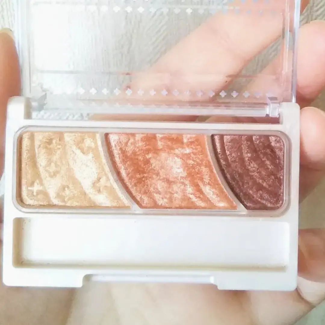 トーンアップアイシャドウ/CEZANNE/アイシャドウパレットを使ったクチコミ（2枚目）