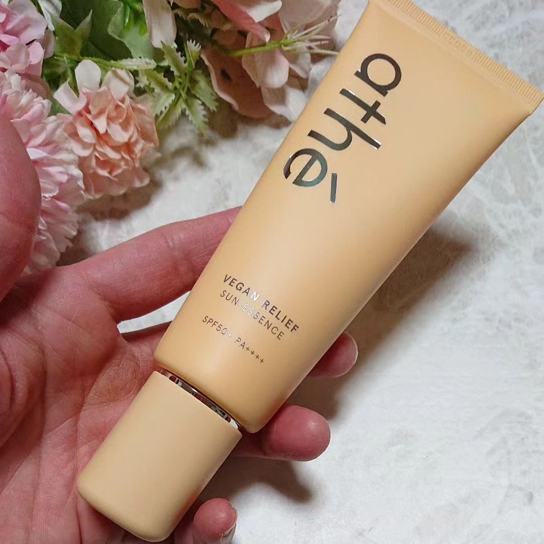 ヴィーガン リリーフ サン エッセンス /athé/日焼け止めクリームを使ったクチコミ（2枚目）