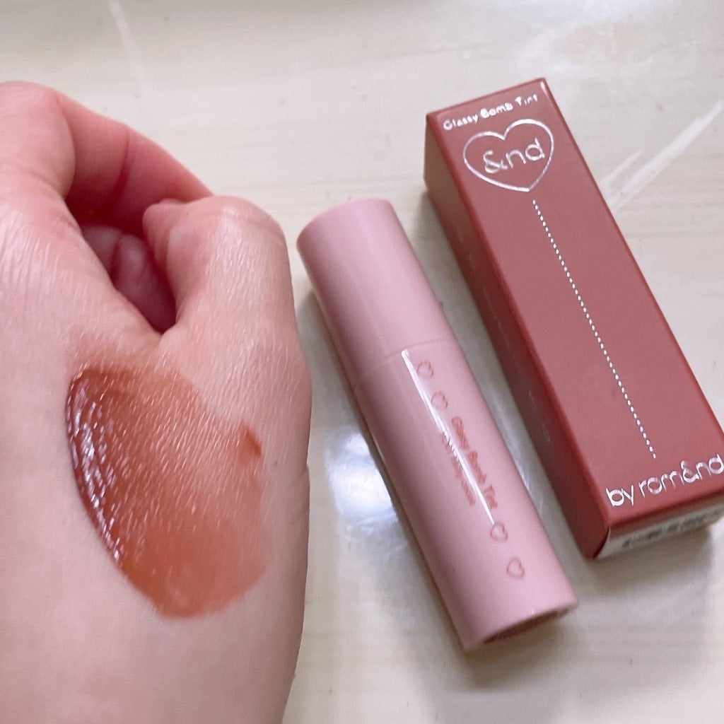 グラッシーボムティント/&nd by rom&nd/リップティントを使ったクチコミ(2枚目)
