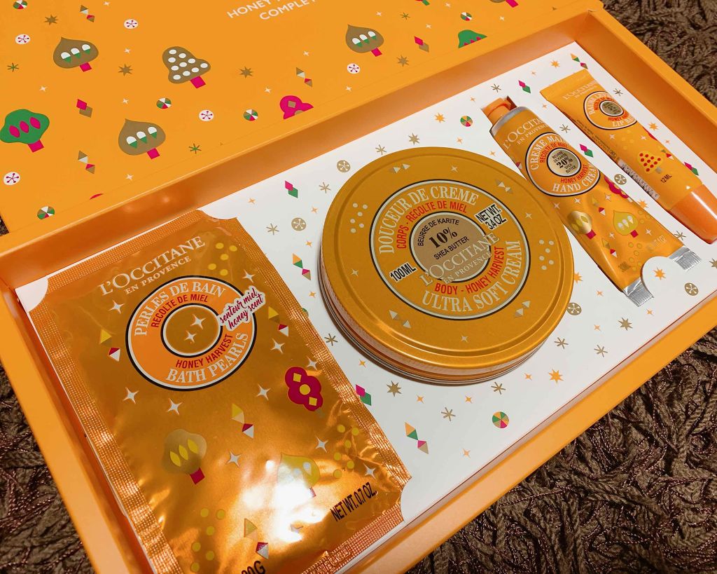 L'OCCITANE ハニーハイヴ シア コンプリートのクチコミ「
ロクシタンのハニーハイヴ　シア　コンプリート
この冬限定の匂い！

もうパッケージもよしだし.....」（2枚目）