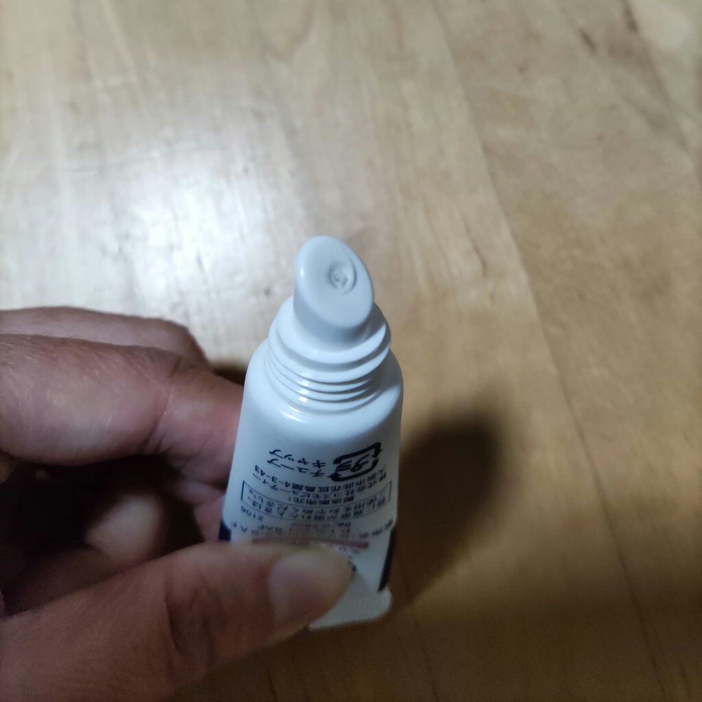 シアバターリップジェル/DAISO/リップ美容液を使ったクチコミ（3枚目）