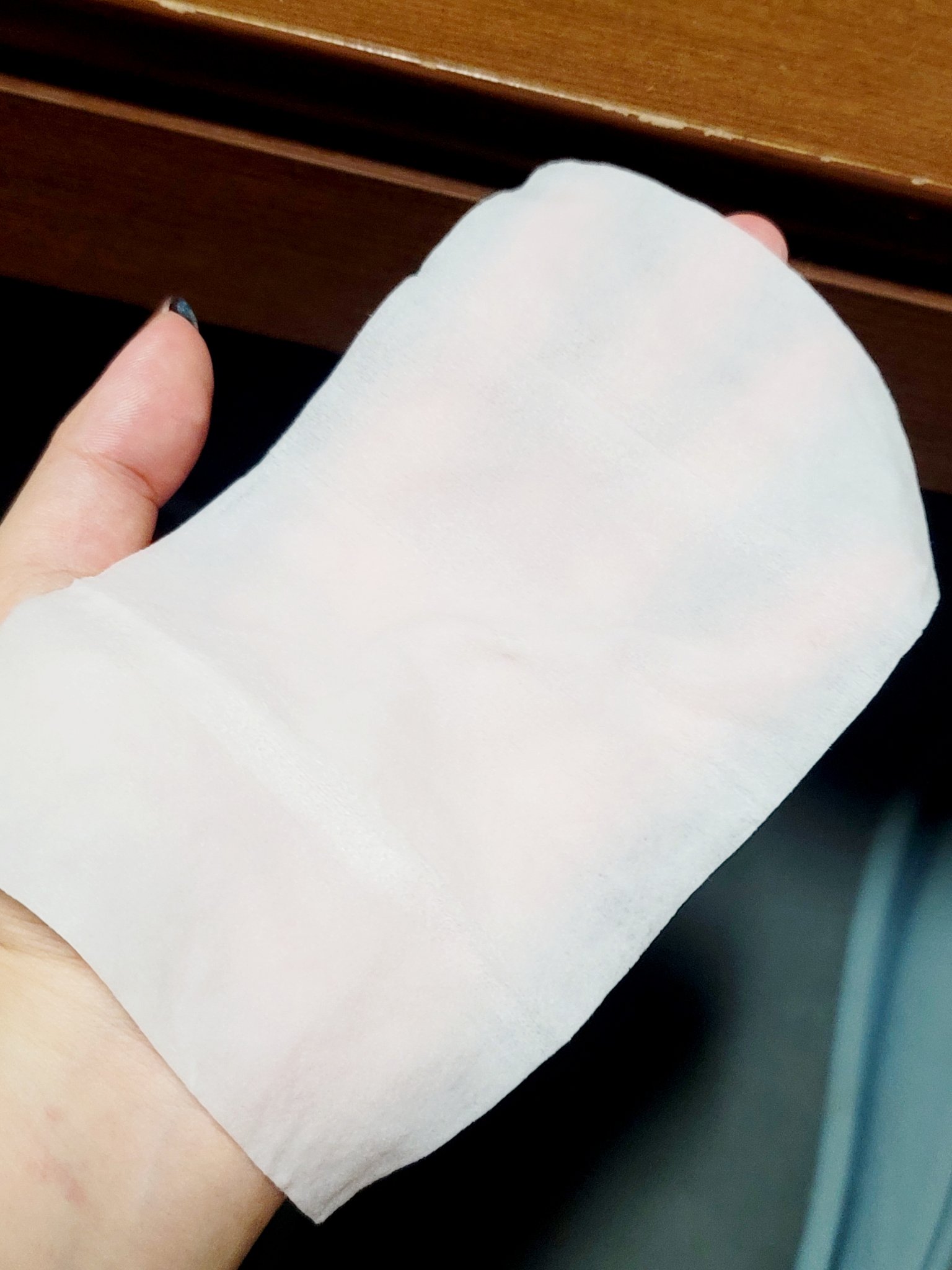 ズボラボ 夜用ふき取り乳液シートのクチコミ「
ひとつでメイク落とし、洗顔、美容液のケアができて、すごく助かります！！
シート1枚の大きさは.....」（3枚目）