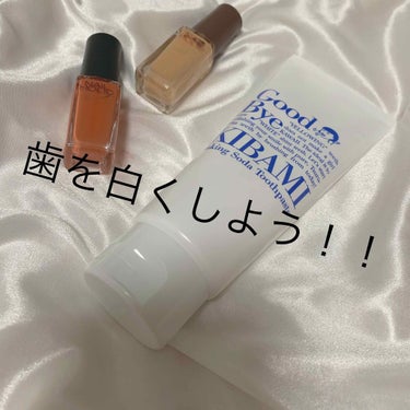 お久しぶりです💧

この前買ったNAIL HOLICのマニキュアが可愛いんですよ！！！可愛くて可愛くて一緒に撮ったんですが、今日はマニキュアじゃなくて、歯磨き粉について紹介します〜〜＼(^^)／

前置