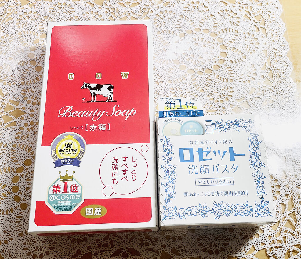 数日前に洗顔を変えてみたって投稿したあと約2週間ぐらい経ったのでもう一度レビューしますね！

牛乳洗顔は初めて5日間は良かった！
でも…1.2週間使ってみたら肌が乾燥して砂漠状態にちょっとなった…
赤にしたんだけど合いませんでした…
あっ、