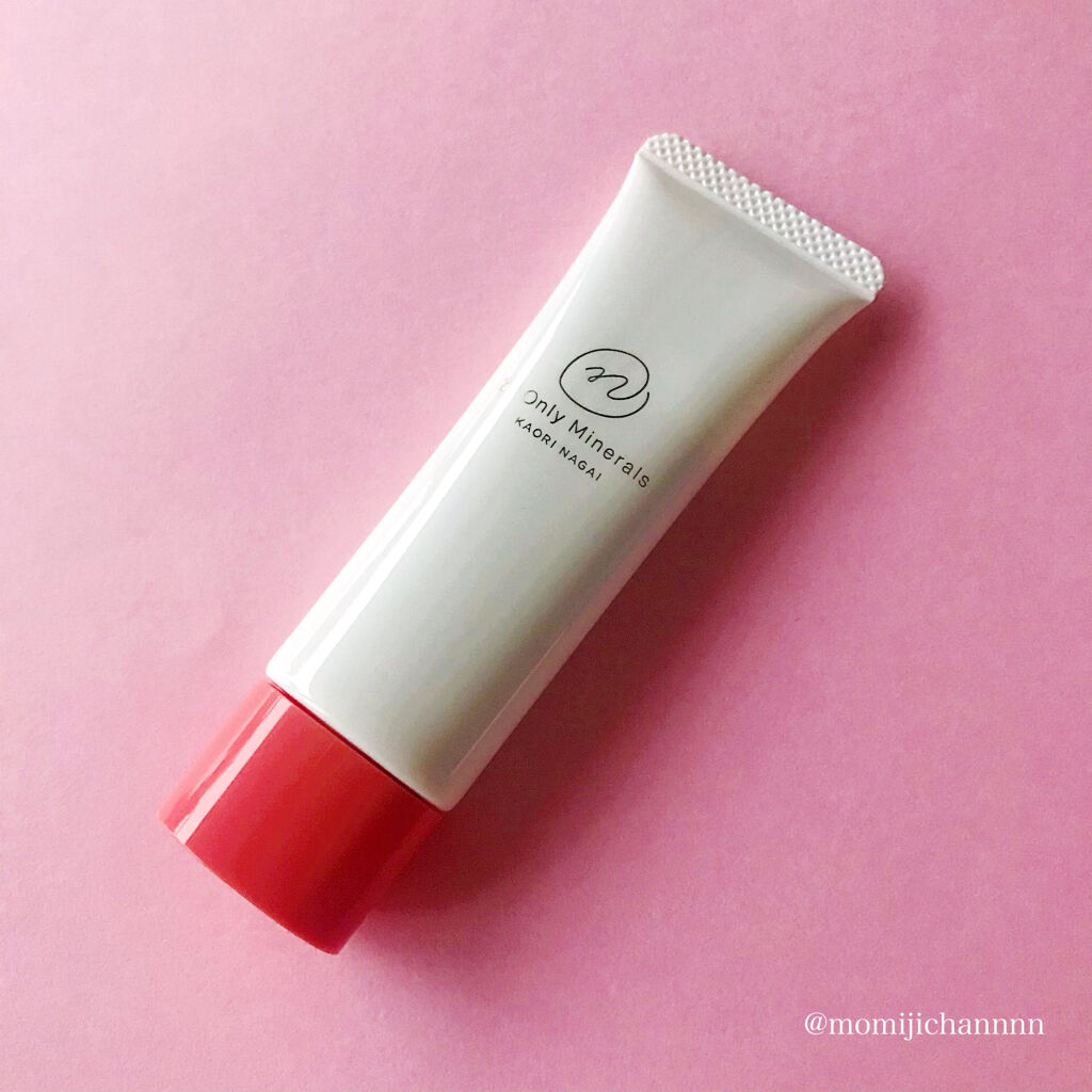 清潔感のある肌作りならコレ🌸

N by ONLY MINERALSのミネラルトゥルーベース 01 LUMINOUSを購入してみました！
かなり白めなベースに細かいグリーンパールが沢山入っていて、透明感のある色白肌になれる化粧下地です🌝