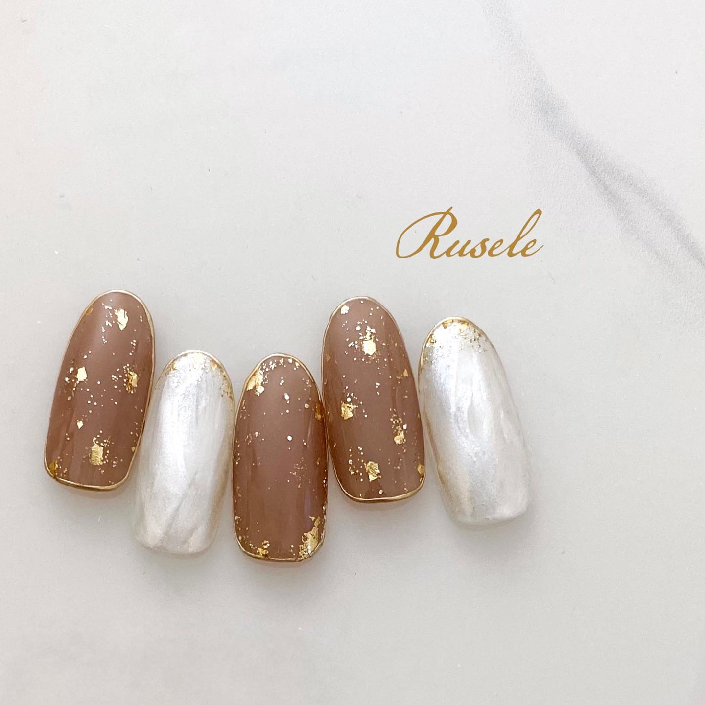 #箔ネイル,#金箔ネイル,#ニュアンスネイル,#水彩ネイル,#パールネイル,#トレンドネイル,#冬ネイル,#女子ネイル,#上品ネイルのネイルデザイン