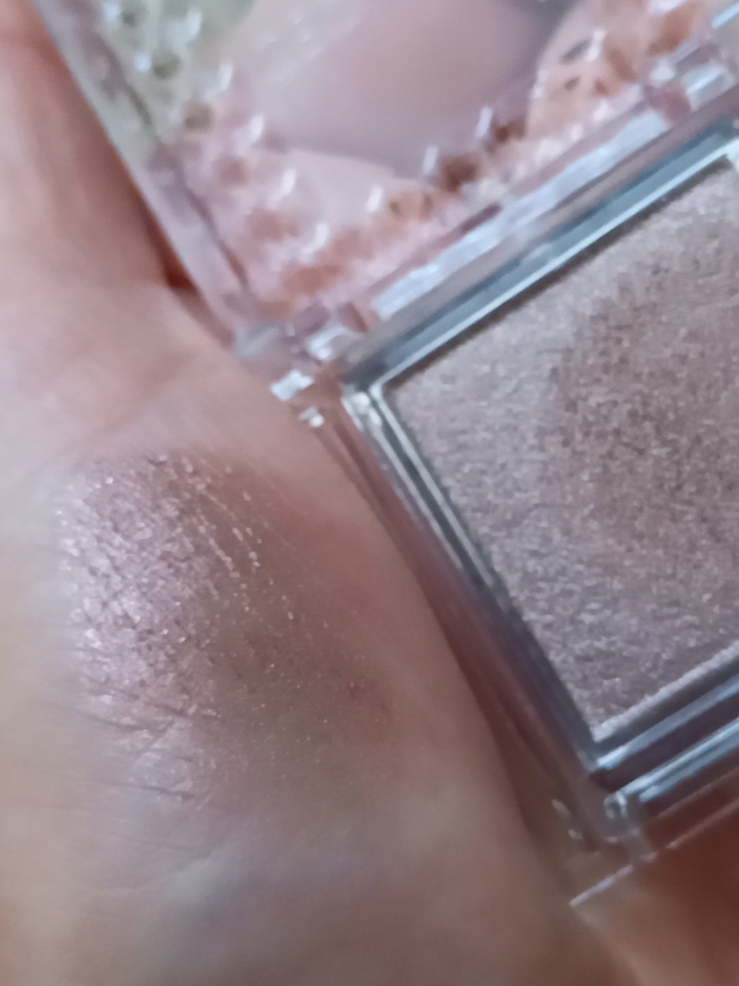 シングルカラーアイシャドウ/CEZANNE/単色アイシャドウを使ったクチコミ（2枚目）