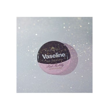 Vaseline LIP THERAPY

良いところ❤
・デザインがかわいい💕
・中もピンクでかわいい😆
・保湿力が高い🌠

悪いところ💙
・匂いが強め→個人差が出てきます😖
・普通のVaseline