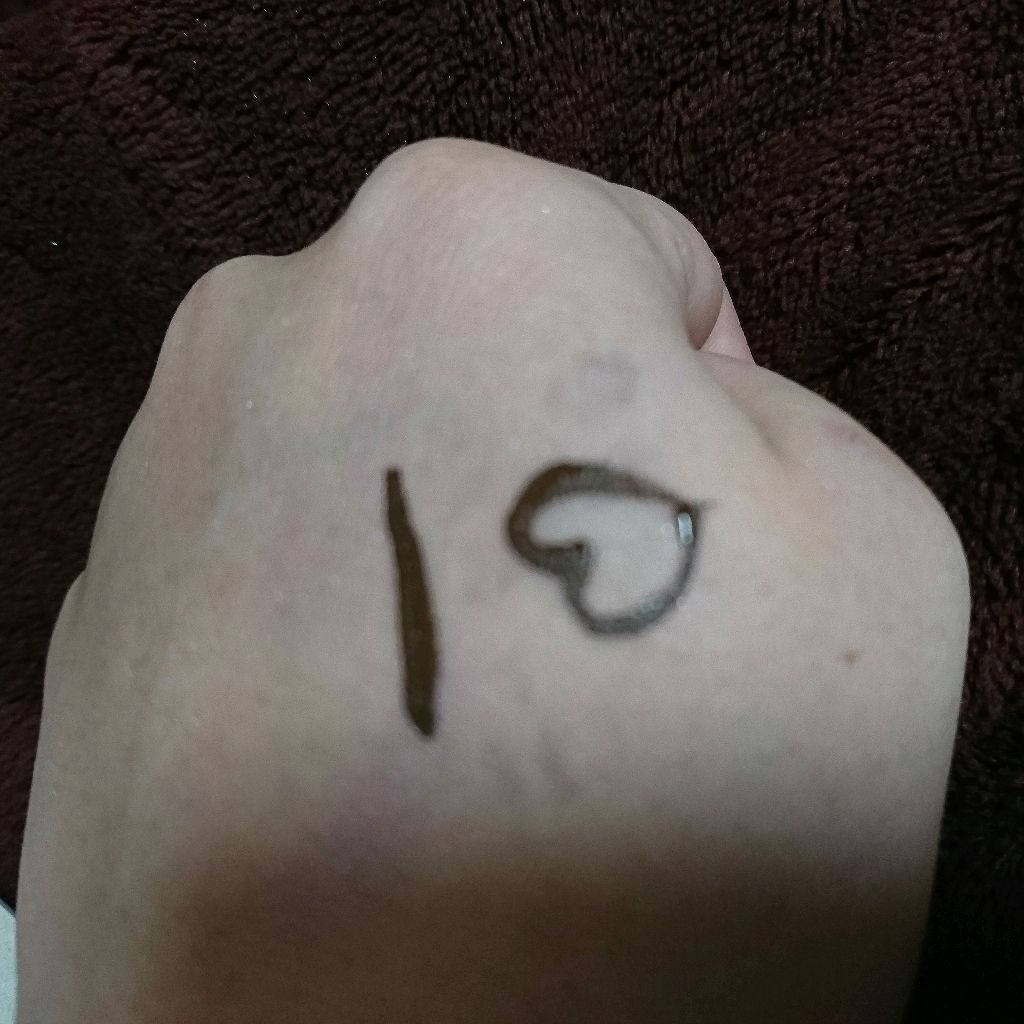 ティアーグリッターアイライナー/TONYMOLY/リキッドアイライナーを使ったクチコミ（3枚目）