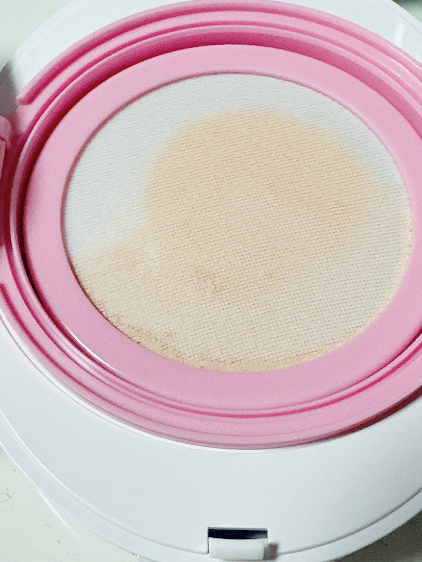 デューイーメッシュファンデーション/ASUNE /クッションファンデーションを使ったクチコミ(3枚目)