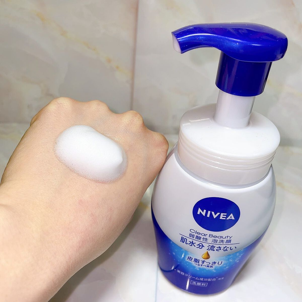 ニベア クリアビューティー弱酸性泡洗顔 皮脂すっきり/ニベア/泡洗顔を使ったクチコミ(2枚目)