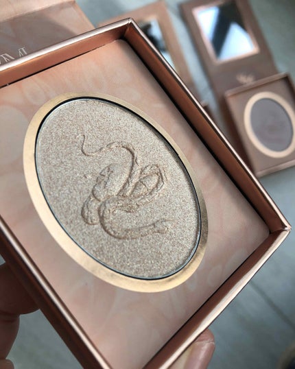 エデンの園 フェイスハイライター/Venus Marble/パウダーハイライトを使ったクチコミ(3枚目)