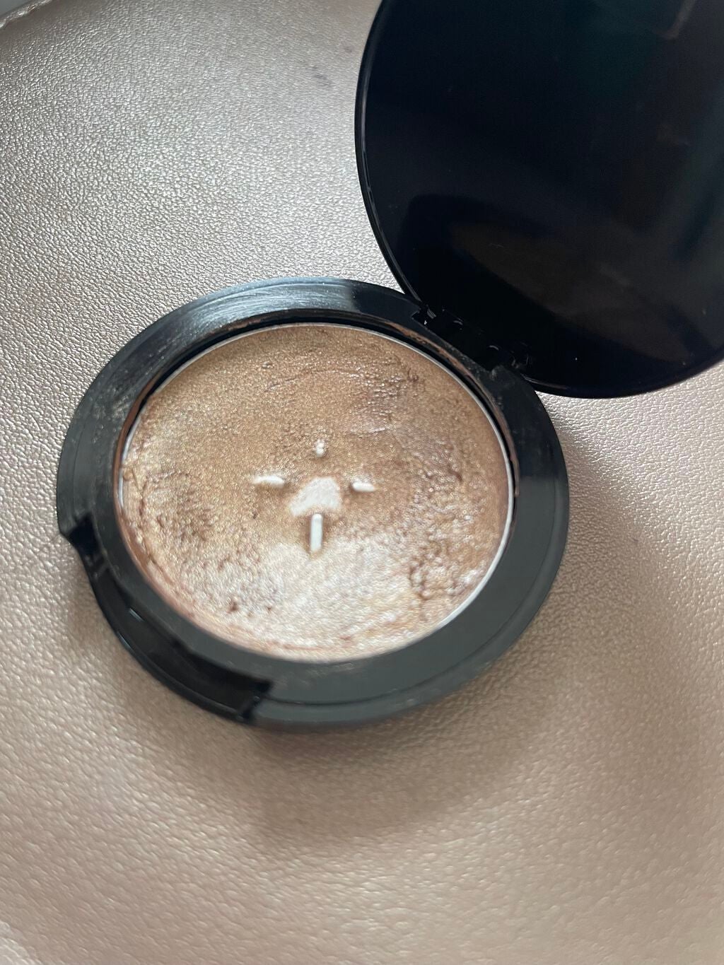 24 ミネラルクリームシャドー/24h cosme/ジェル・クリームアイシャドウを使ったクチコミ(2枚目)