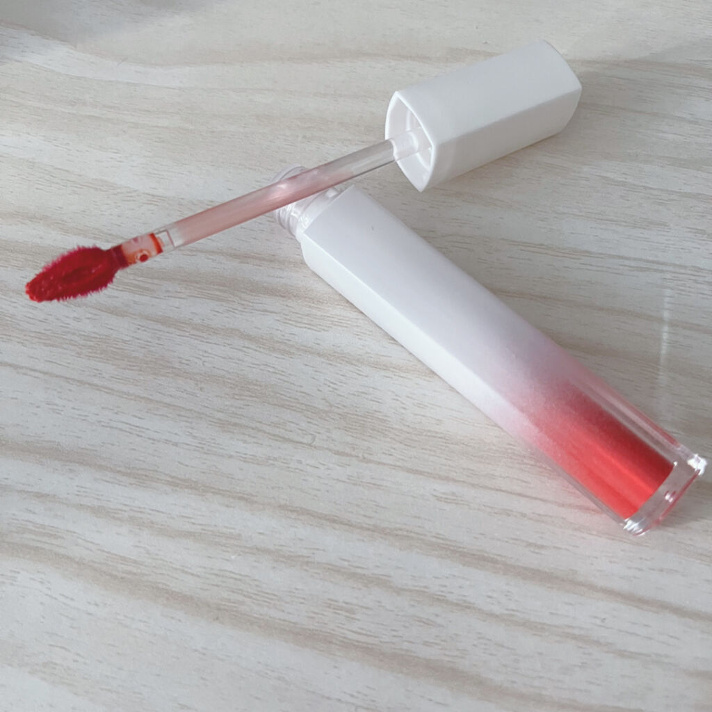 イリュージョンコーティングティント/Flynn/リップティントを使ったクチコミ（3枚目）