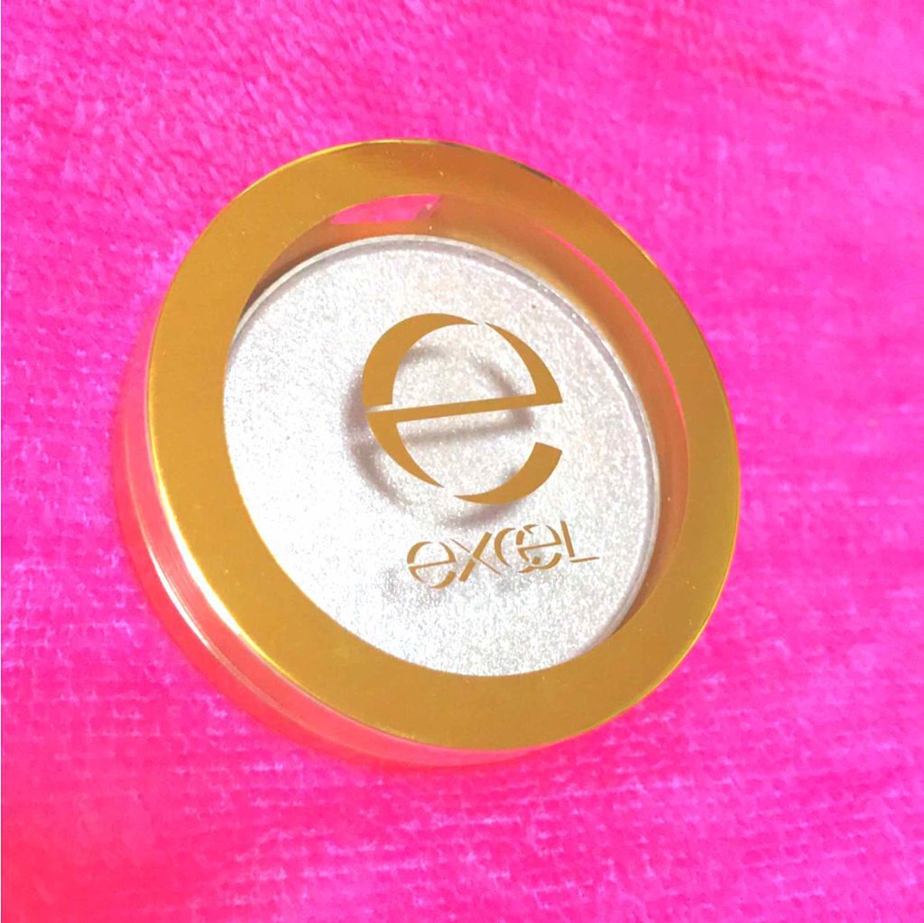 シャイニーシャドウ N/excel/単色アイシャドウを使ったクチコミ(1枚目)