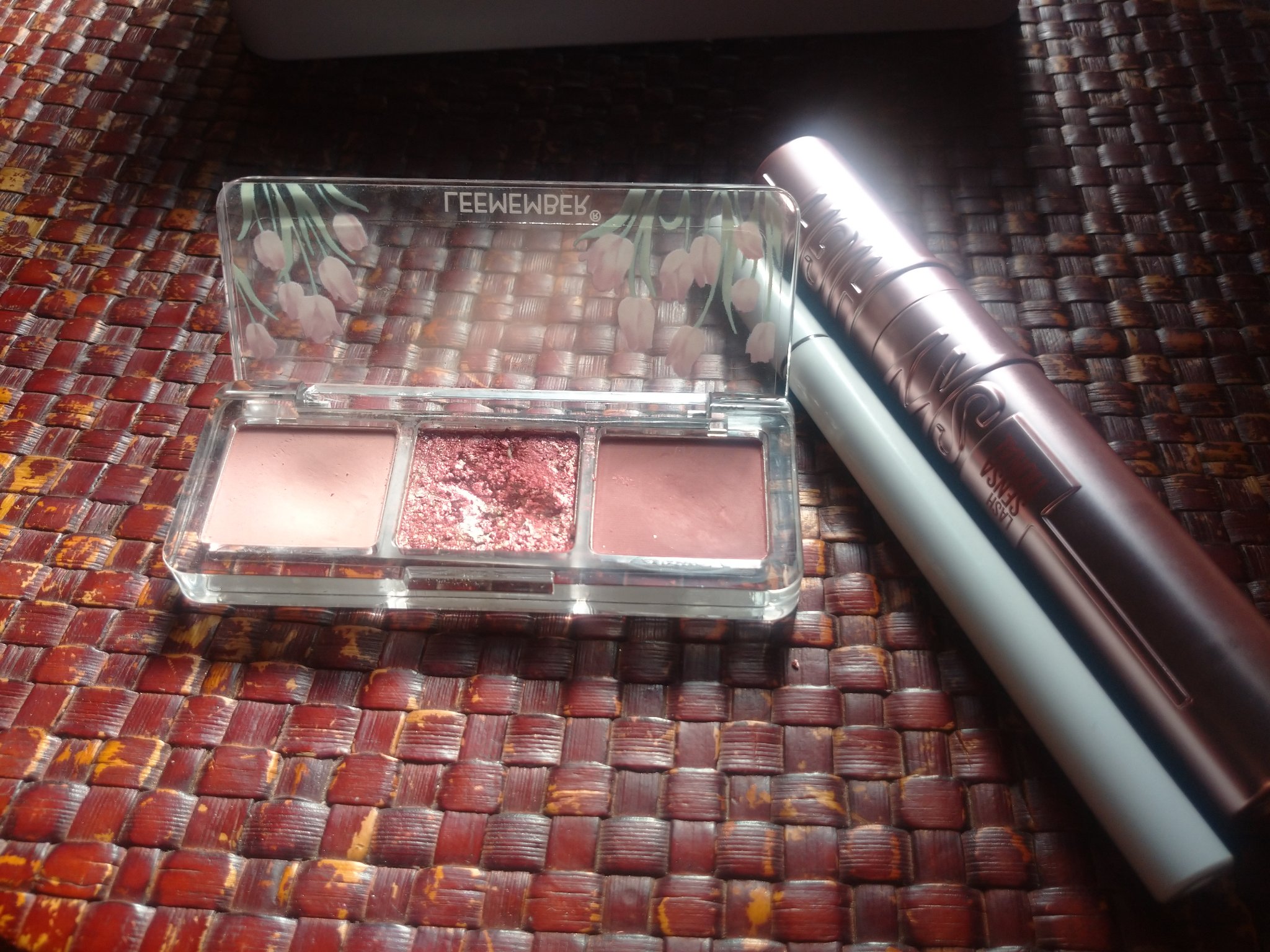 3色フローラアイパレット 03 チューリップ/LEEMEMBER/アイシャドウパレットを使ったクチコミ（1枚目）