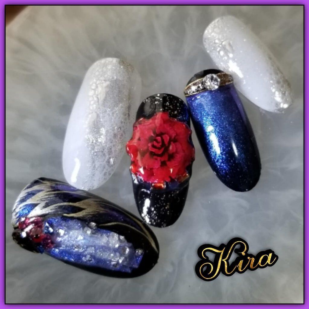 #ネイル,#ネイル,#ジェルネイル,#バラネイル,#フラワーネイル,#キラキラネイル,#個性派ネイルのネイルデザイン