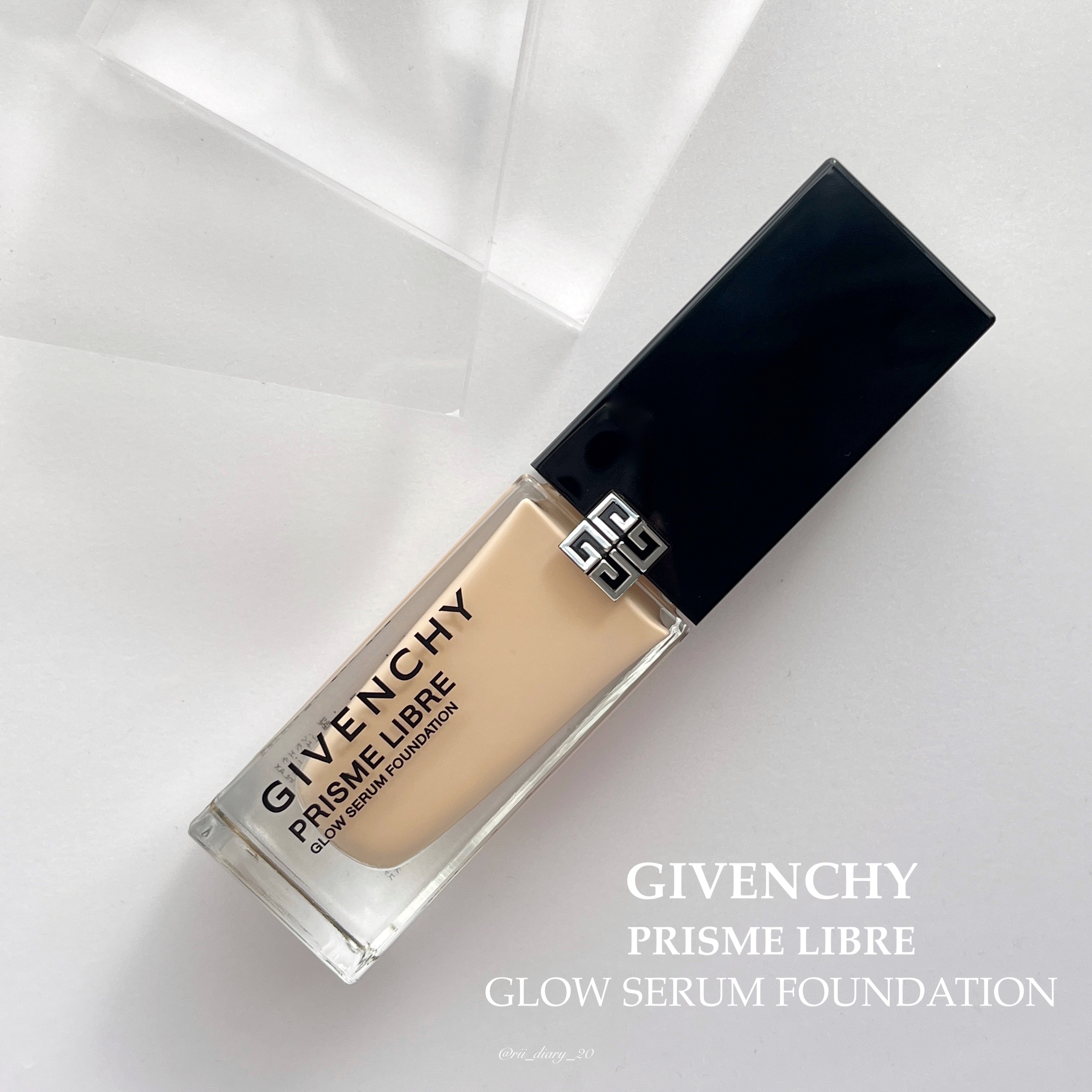 プリズム･リーブル･グロウ･セラム･ ファンデーション/GIVENCHY/リキッドファンデーションを使ったクチコミ（1枚目）