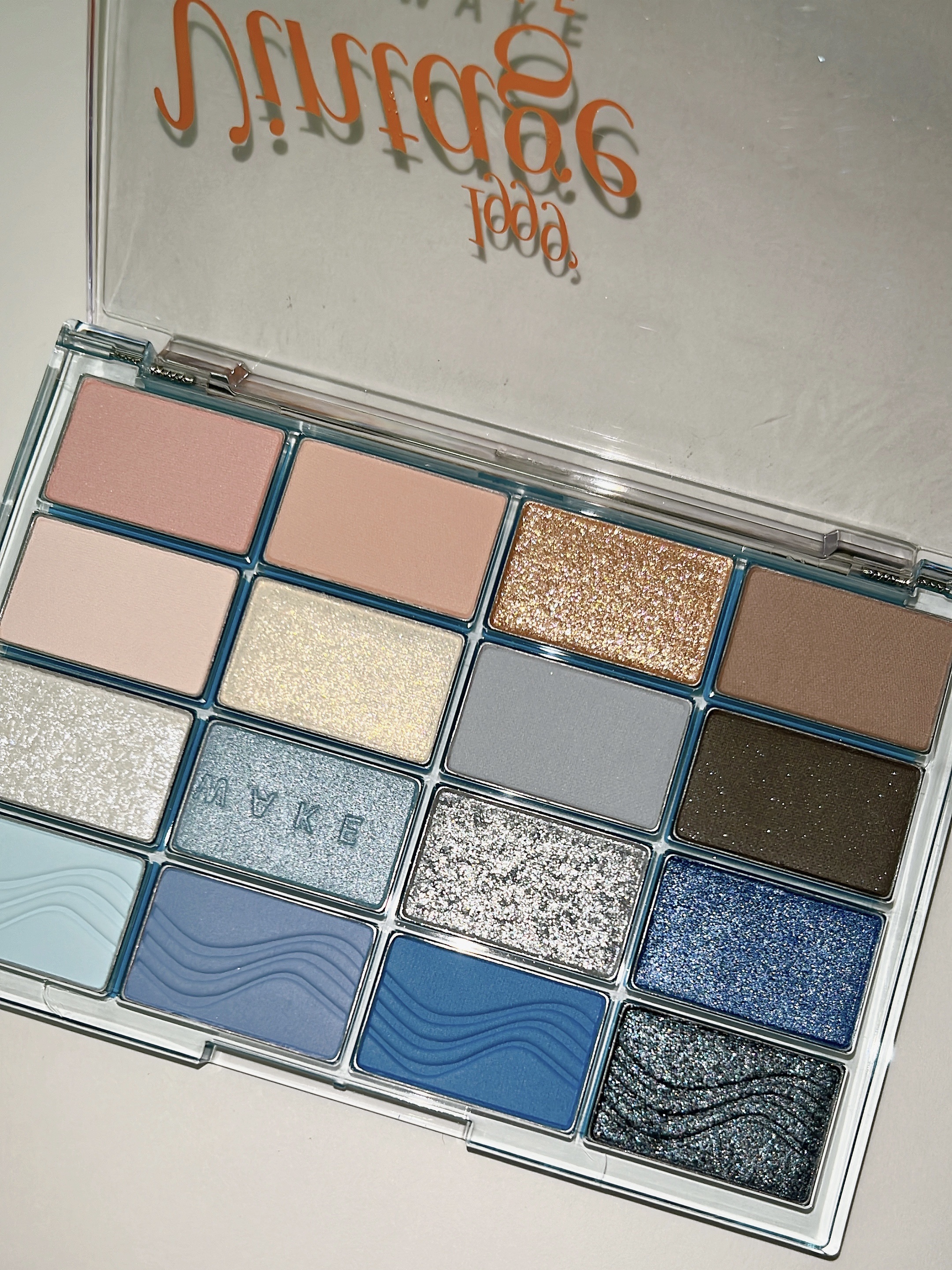 ソフトブラーリングアイパレット/wakemake/アイシャドウパレットを使ったクチコミ（1枚目）