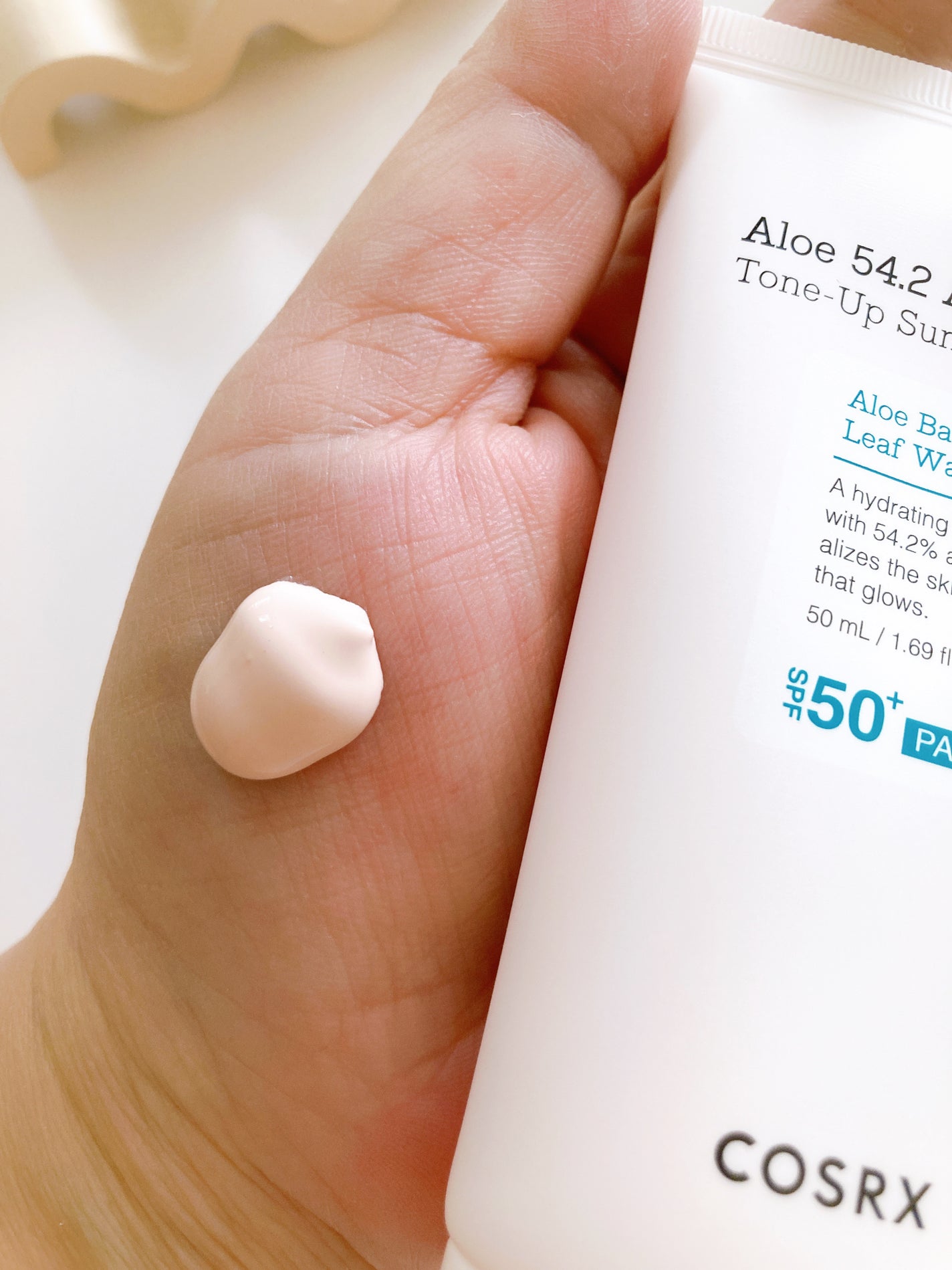 アロエ54.2アクアトーンアップUVクリーム SPF50+ PA++++/COSRX/日焼け止めクリームを使ったクチコミ(2枚目)