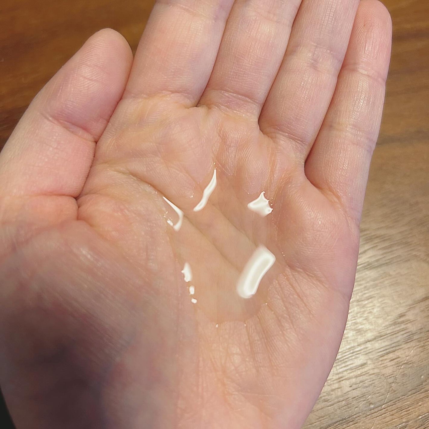 エッセンシャル プレミアム ウォータートリートメント ナチュラルモイスト/エッセンシャル/アウトバストリートメントを使ったクチコミ(5枚目)