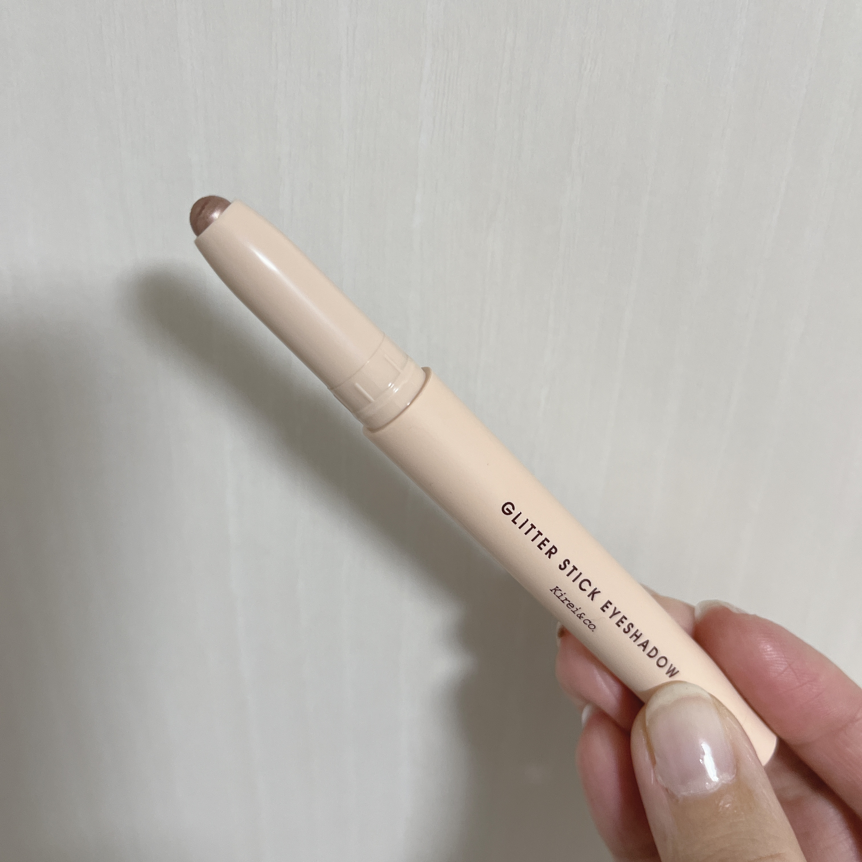 グリッタースティックアイシャドウ/Kirei&co./スティックアイシャドウを使ったクチコミ（3枚目）