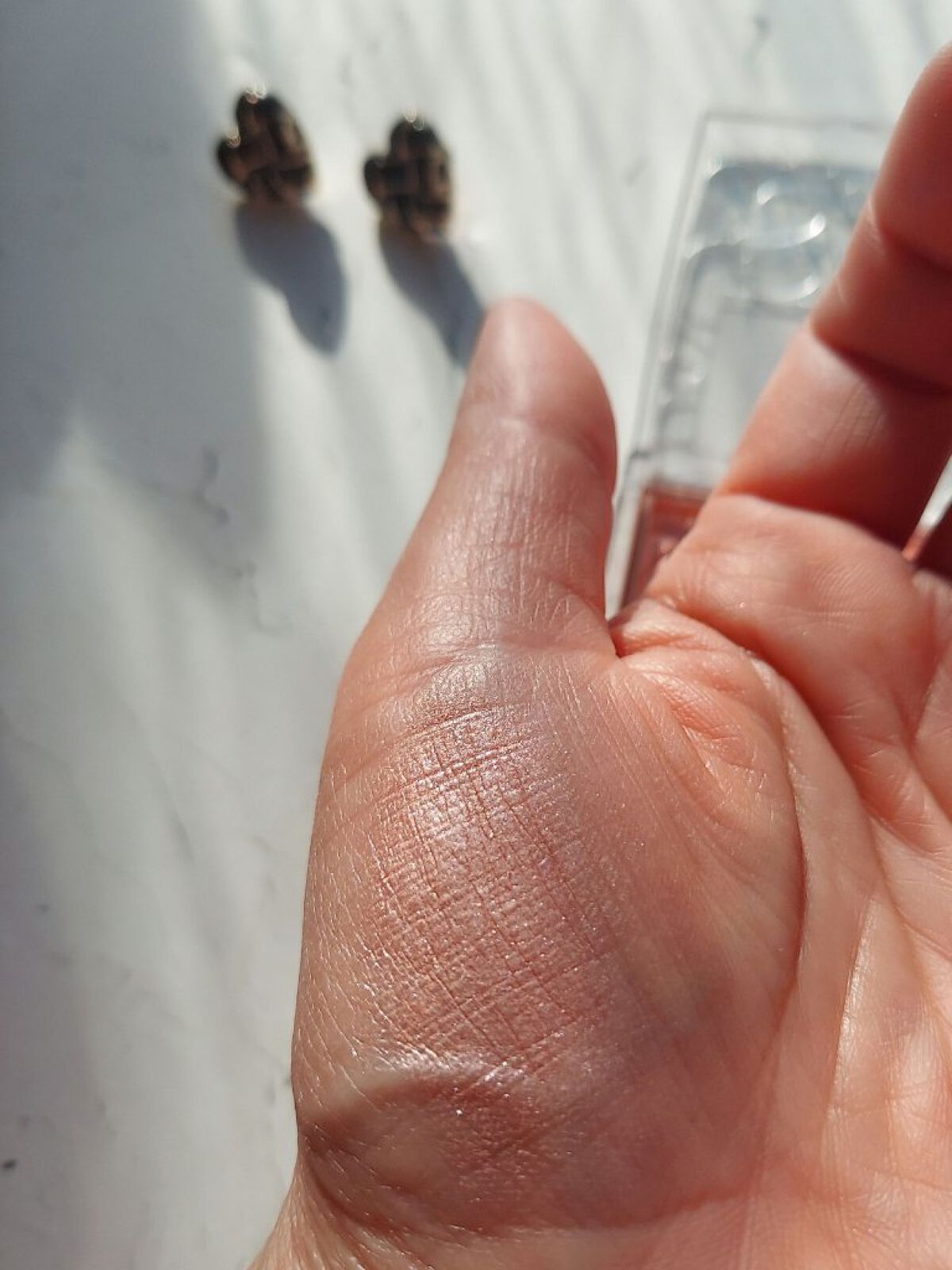 パールグロウニュアンサー/CEZANNE/パウダーハイライトを使ったクチコミ（3枚目）