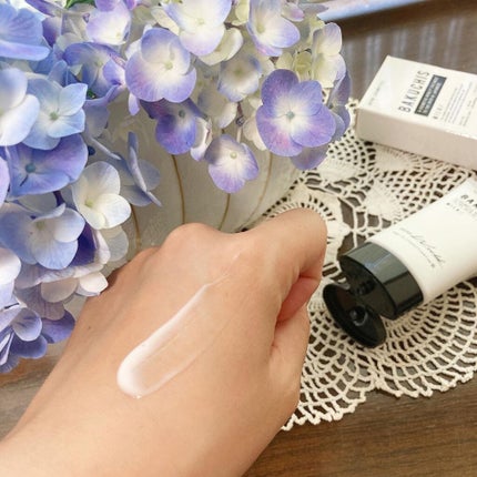 Rie_beauty on LIPS 「バクチスミルク.今話題の乳液 @bakuchis.cosmeの..」(3枚目)