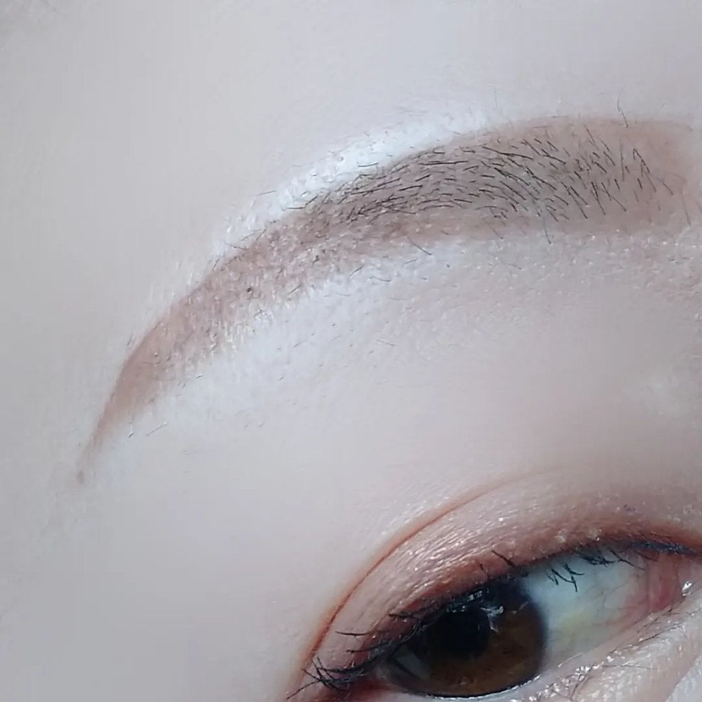 seiko_official on LIPS 「\色を作る/アイブロウ眉毛自然に立体感ブラウン二色でMIXさせ..」(5枚目)