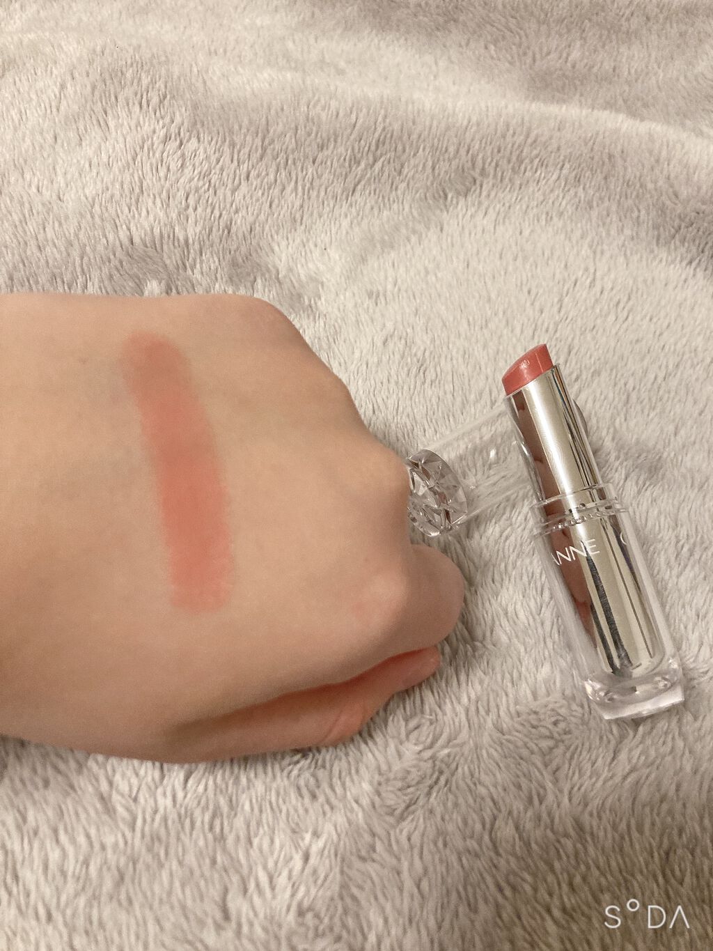 ラスティンググロスリップ/CEZANNE/口紅を使ったクチコミ（2枚目）