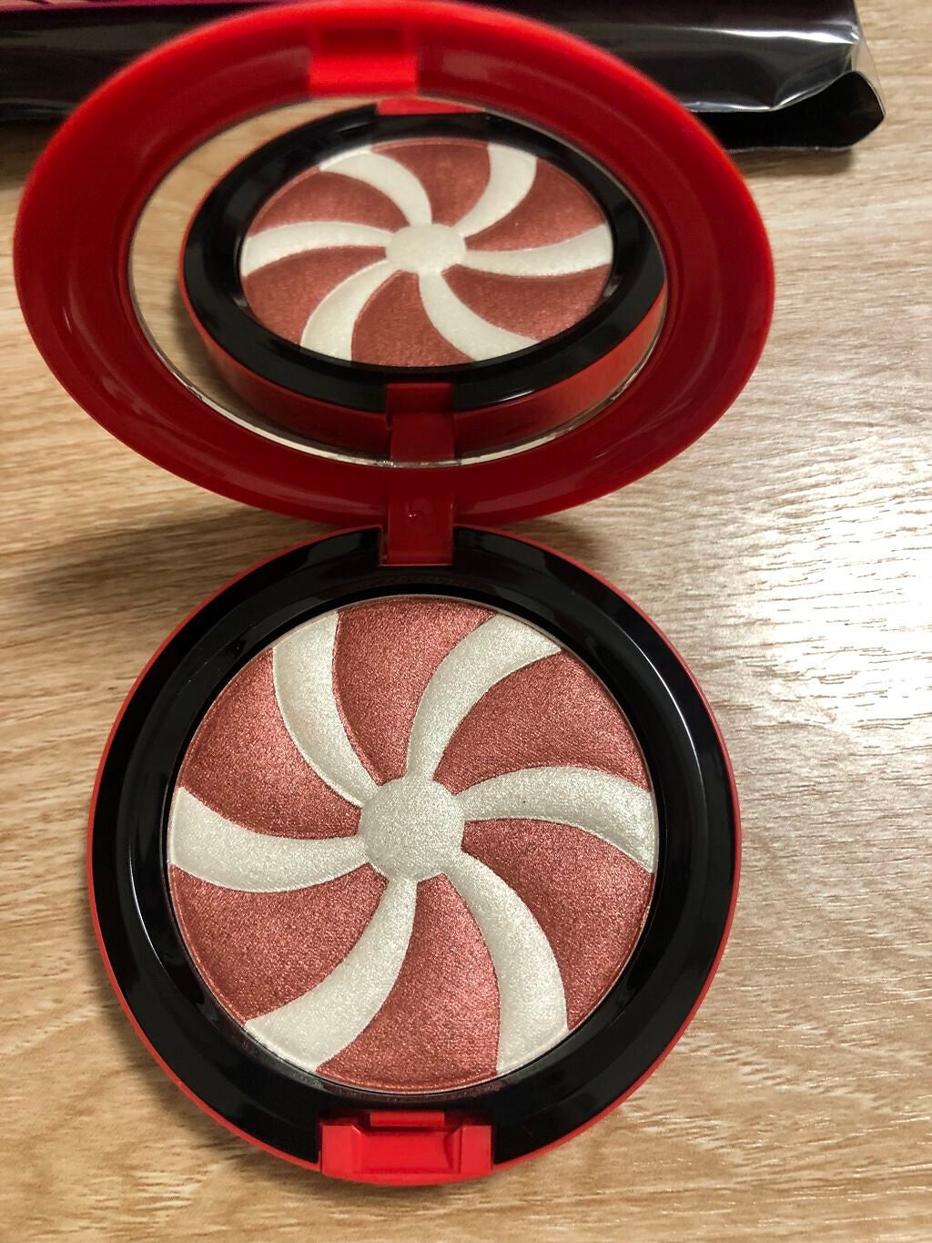 ハイパー リアル グロー デュオ /M・A・C/プレストパウダーを使ったクチコミ(2枚目)