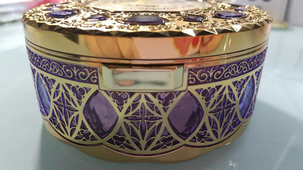 フェースアップパウダー ２０２２/ミラノコレクション/プレストパウダーを使ったクチコミ（3枚目）