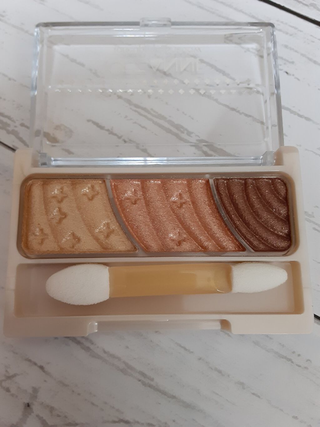 トーンアップアイシャドウ/CEZANNE/アイシャドウパレットを使ったクチコミ（2枚目）