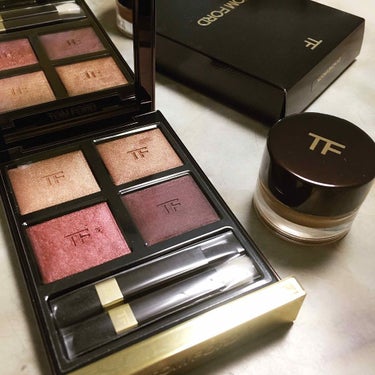 アイ カラー クォード/TOM FORD BEAUTY/パウダーアイシャドウを使ったクチコミ（1枚目）