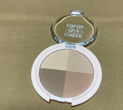 セリア CHEER me COLOR シェーディングパウダーのクチコミ「【使った商品】
セリア CHEER me COLOR シェーディングパウダー
【使用感】
発.....」(3枚目)