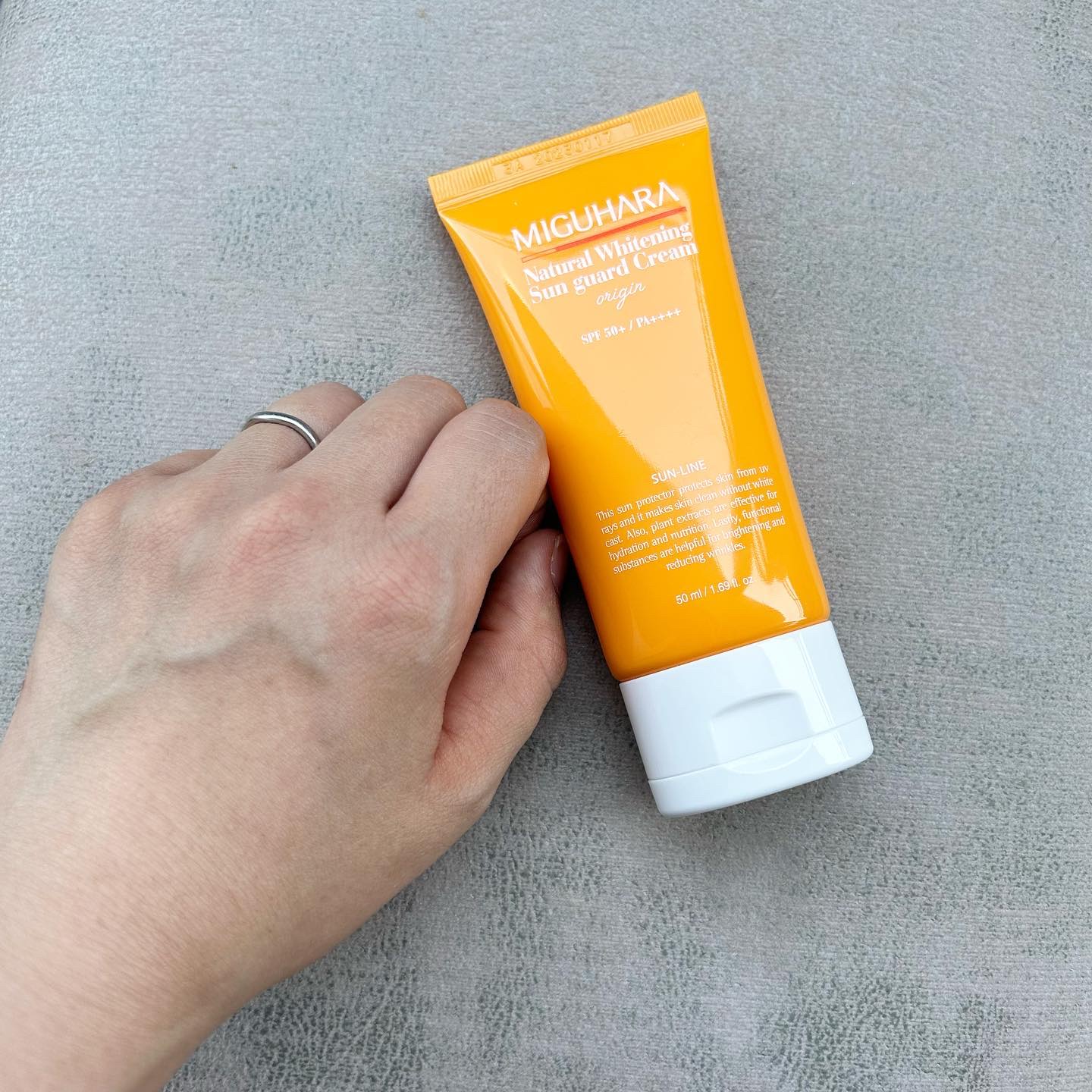 AWE・SUN AIRY-FIT Daily Moisurizer With Sunscreen/JUMISO/日焼け止めクリームを使ったクチコミ（3枚目）