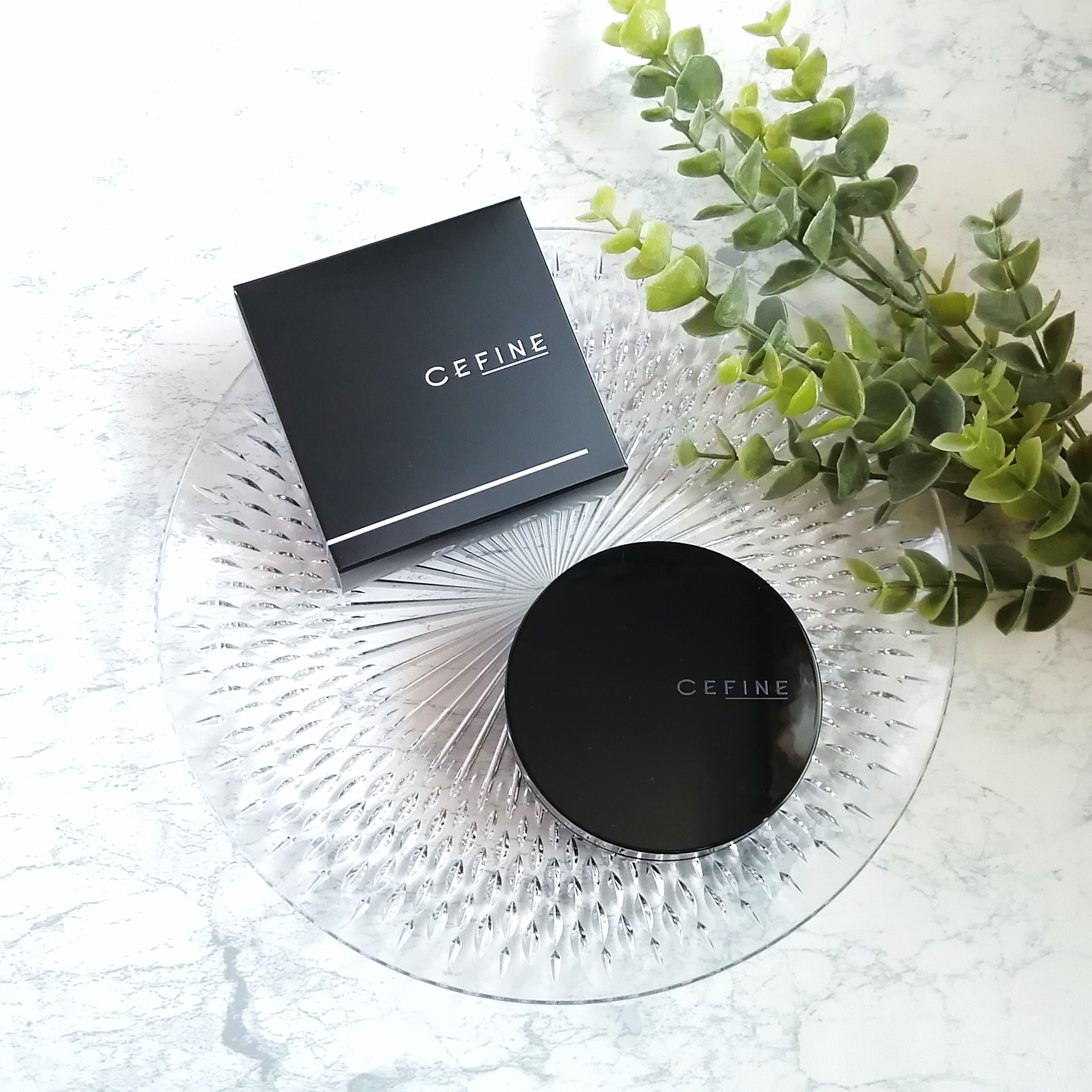 シルキーウェットリクイド 01 明るい肌色 （レフィル(パフ付)）/セフィーヌ/クリーム・エマルジョンファンデーションを使ったクチコミ（1枚目）