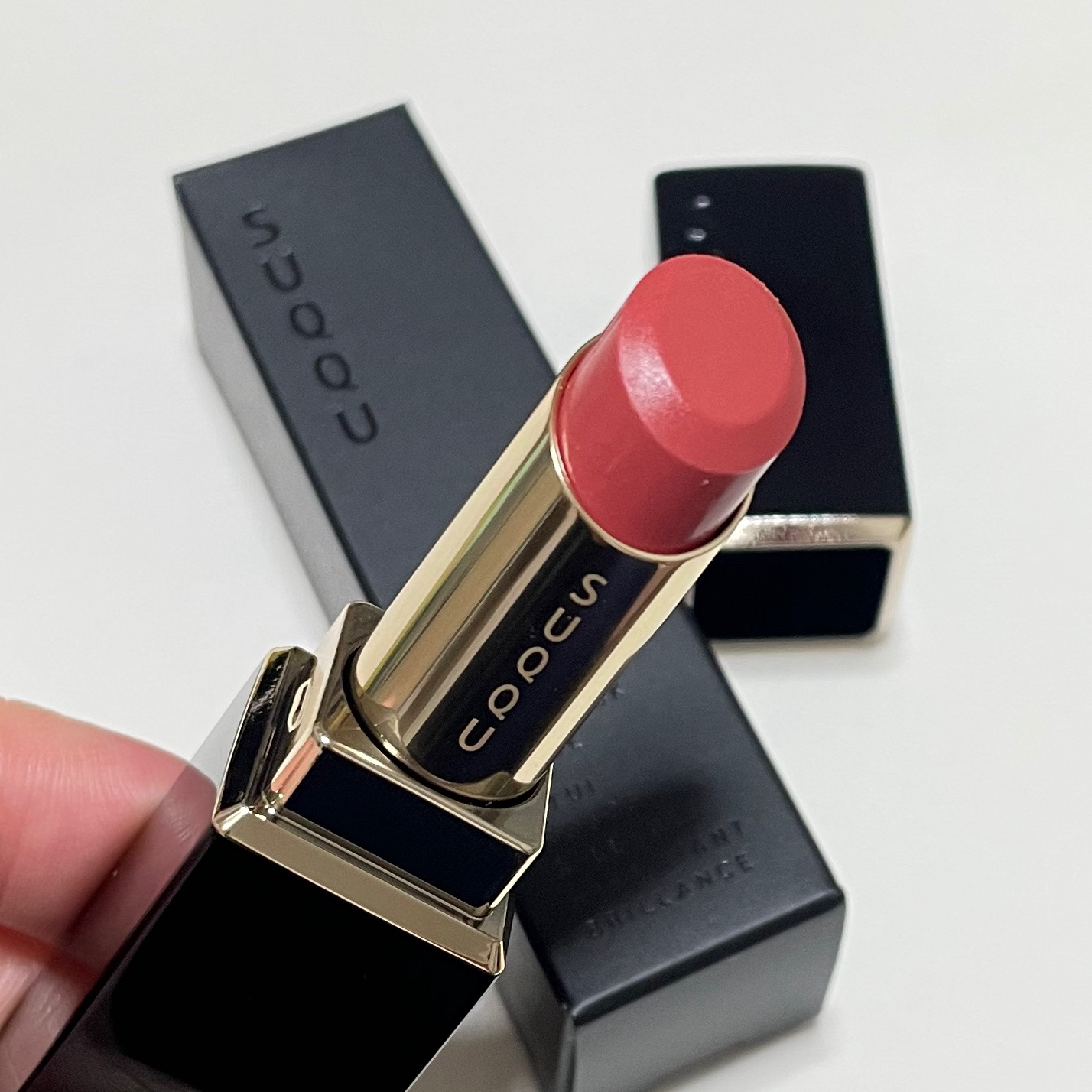 モイスチャー リッチ リップスティック 02 花紅 -HANAKURENAI/SUQQU/口紅を使ったクチコミ（2枚目）