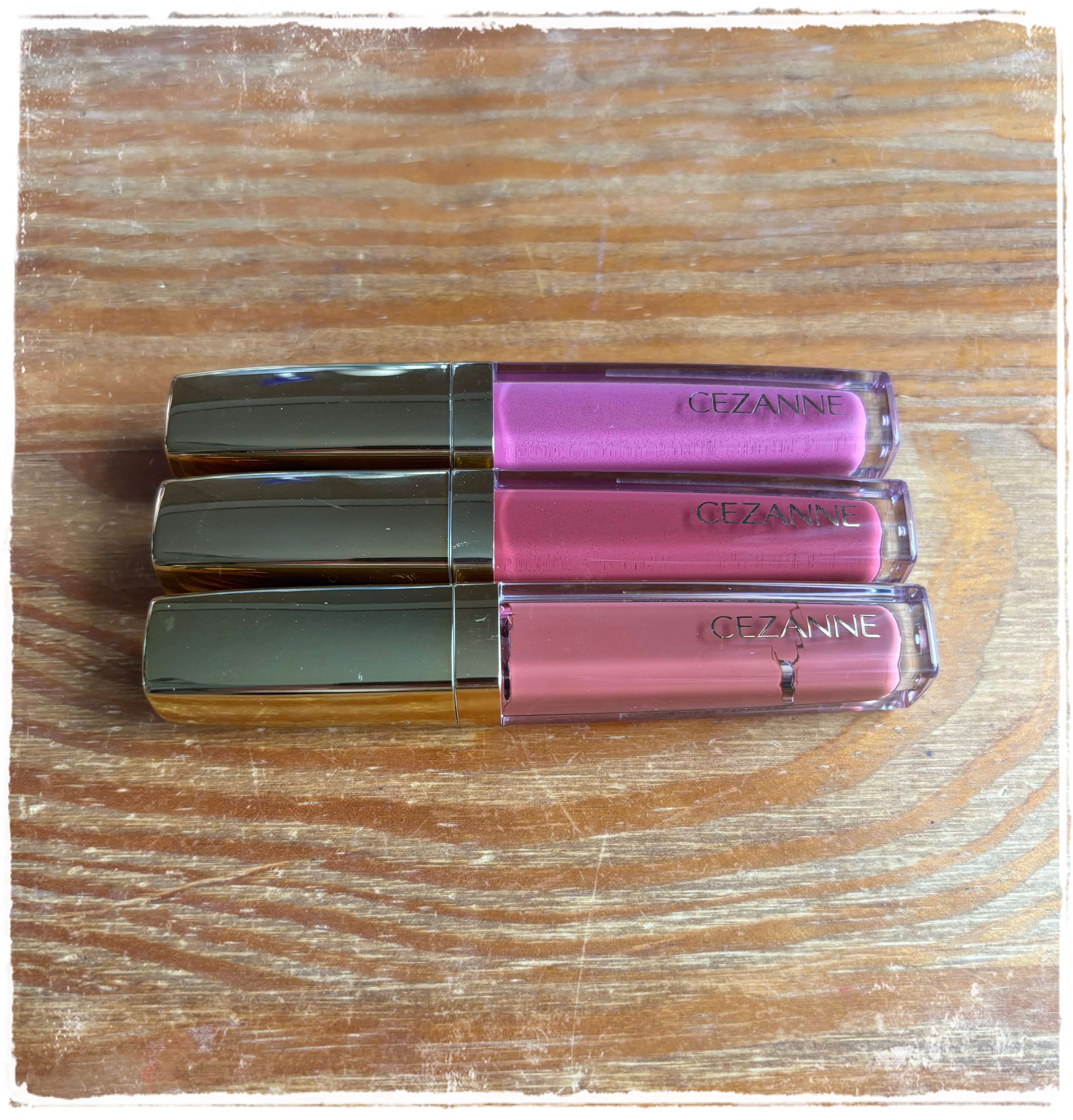 CEZANNE カラーティントリップのクチコミ「しっかり潤う、なめらかなティントタイプの発色ルージュ。

ティントで色づき、うるおい続くオトナ.....」（1枚目）