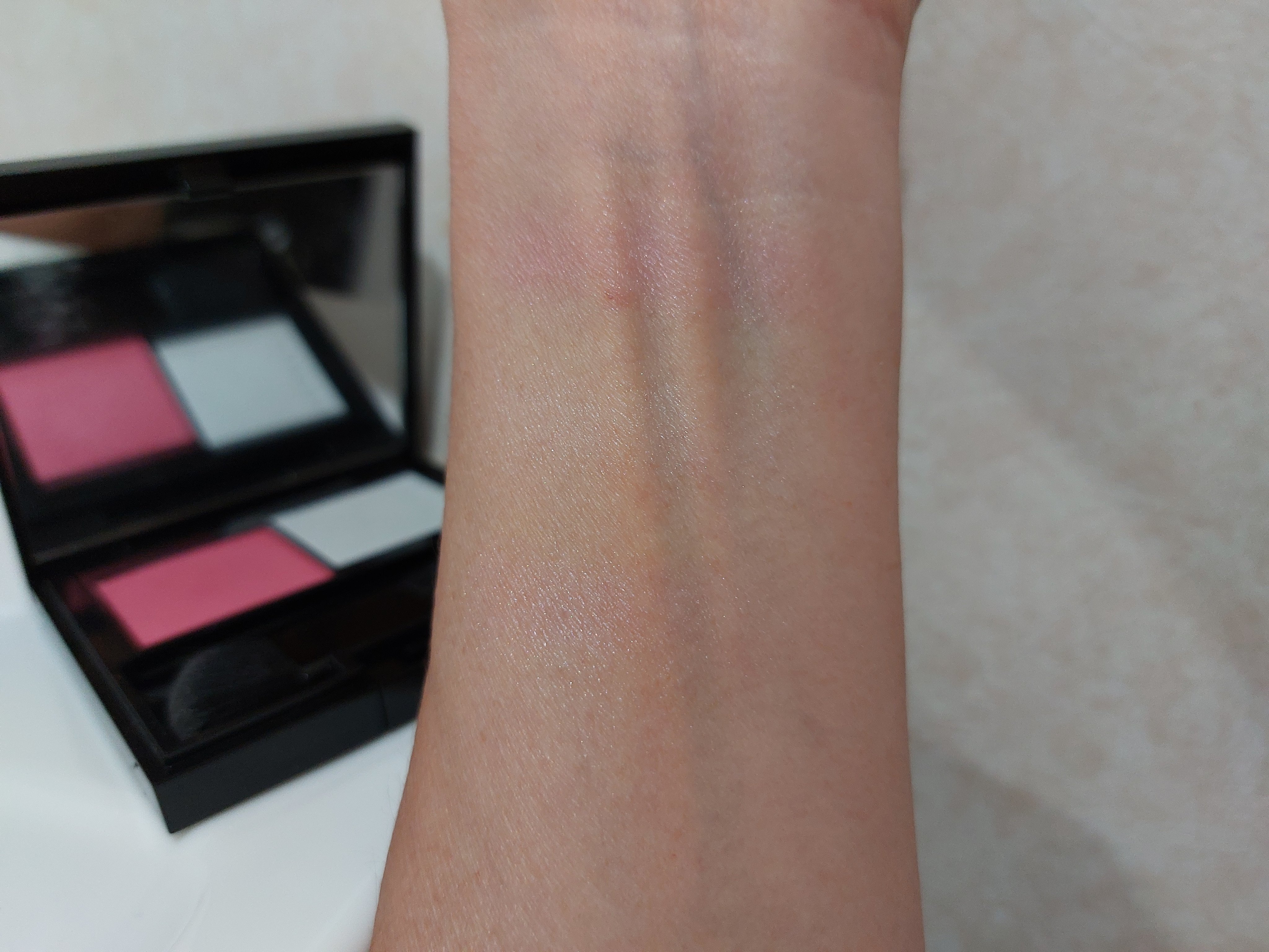 カネボウ ムードブースティングブラッシュ 04 Petal Berry Clarity/KANEBO/パウダーチークを使ったクチコミ（2枚目）