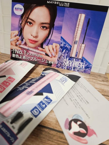 今回はメイベリンさんから
MAYBELLINE NEW YORK スカイハイ を頂きました！  
色は 01 ブラック と06 よあけブルージュ

めっちゃ気になるヤツやん！✨
しかも 新色を試せるなん